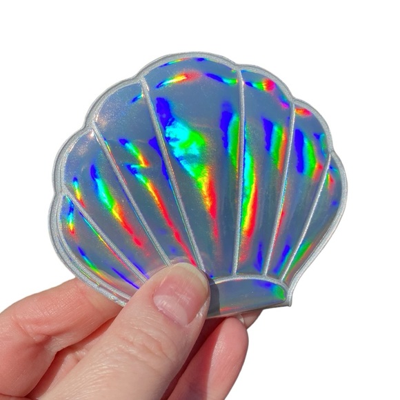 Silver Holographic Sea Shell Compact Mirror - Picture 3 of 15